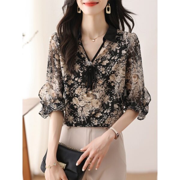 Middle-aged Mother Floral Shirt Top - Image 5